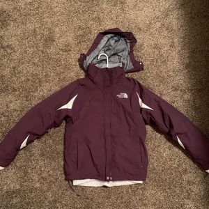 Women’s north face snow coat with liner size small